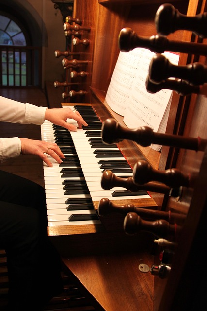 Zalety korzystania z kantorów internetowych Opis: Artykuł przedstawi korzyści płynące z korzystania z kantorów internetowych, takie jak oszczędność czasu, wygoda i konkurencyjne kursy walut. Możemy również porównać te zalety z tradycyjnymi metodam…